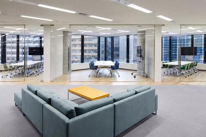 新買的辦公沙發(fā)有異味，應該這樣做